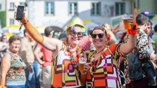 Bunte Kostüme: Im letzten Jahr fand die Schlagerparade  vom 24. bis 26. September im Miniformat statt. Trotz kleinerem Rahmen legten sich Besucherinnen und Besucher mit ihren Verkleidungen ins Zeug und feierten ausgelassen.