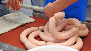 Geschützte Marke und vorgeschriebenes Rezept: Fleisch und Brot gehören in jede Glarner Kalberwurst, Metallteile jedoch in keine.