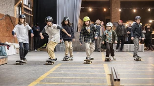 Geskatet wird natürlich auch: Der Güterschuppen in Glarus ist gleichzeitig Ausstellungsraum und Skatepark. 
