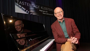 Christof Hegi Organisator der Tastentage Klosters im Kulturschuppen in Klosters fotografiert am 28.3.23.
Christof Hegi Organisator der Tastentage Klosters im Kulturschuppen in Klosters fotografiert am 28.3.23.