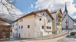 Ein stattliches Gebäude: Die Tgesa Caminada befindet sich unweit der Kirche Nossadunna und gehörte einst dem Bistum Chur. Ein stattliches Gebäude: Die Tgesa Caminada befindet sich unweit der Kirche Nossadunna und gehörte einst dem Bistum Chur.