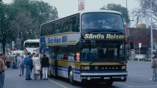 Ein Reisecar auf dem Carparkplatz Sihlquai hinter dem Hauptbahnhof in Zürich um das Jahr 1990.