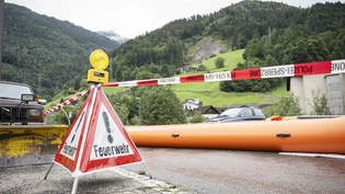 Geröll- und Schlammmassen: Der Erdrutsch vom 29. August zieht sich auf einer Länge von rund 400 Metern hin und zerstört oder beschädigt rund 40 Häuser. Geröll- und Schlammmassen: Der Erdrutsch vom 29. August zieht sich auf einer Länge von rund 400 Metern hin und zerstört oder beschädigt rund 40 Häuser.