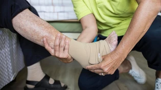Zu teuer: Weil sich der Kanton weniger an den Spitexkosten beteiligt als es die Gemeinden taten, knausern Patientinnen und Patienten bei den Spitexleistungen, obwohl diese nötig wären. Zu teuer: Weil sich der Kanton weniger an den Spitexkosten beteiligt als es die Gemeinden taten, knausern Patientinnen und Patienten bei den Spitexleistungen, obwohl diese nötig wären.
