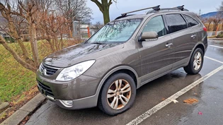 Vier Stunden sind erlaubt: Dieser herrenlose Hyundai Rok blockiert schon seit dreieinhalb Monaten ein Parkfeld auf der Autobahnraststätte in Niederurnen. Vier Stunden sind erlaubt: Dieser herrenlose Hyundai Rok blockiert schon seit dreieinhalb Monaten ein Parkfeld auf der Autobahnraststätte in Niederurnen.