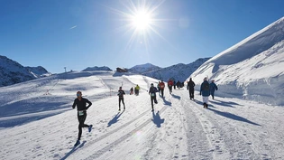 Laufen und Walken auf Schnee: Beim Laufevent in Arosa bietet fünf verschiedene Strecken an. Laufen und Walken auf Schnee: Beim Laufevent in Arosa bietet fünf verschiedene Strecken an.