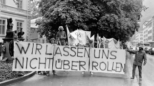 1994: Die SP Graubünden sammelt Unterschriften für die eidgenössische Volksinitiative zum Schutze des Alpengebietes vor dem Transitverkehr.