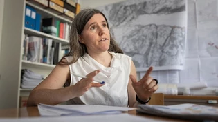 Verteidigt die Unterflurcontainer: Agnes Heller, Bereichsleiterin des Departementes Bau und Umwelt der Gemeinde Glarus Nord, sagt, weil die Kredite für die Erstellung von Unterflurcontainern aus dem Budget gestrichen wurden, verzögert sich die Umsetzung. 