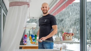 Unihockeyspieler und frischgebackener Vater: Mike Jäger ist an allen Ecken gefordert. Unihockeyspieler und frischgebackener Vater: Mike Jäger ist an allen Ecken gefordert.