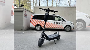 Aufgefallen: Wegen seiner Grösse ist die Stadtpolizei Chur auf dieses E-Trottinett aufmerksam geworden. Eine Kontrolle zeigte, dass es auf 110 km/h «frisiert» wurde.