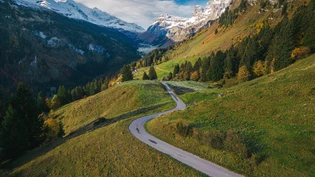 Gefährlich wegen Lawinen oder Steinschlägen: Unter anderem wegen der Naturgefahren verwirft die Axpo ihre Pläne für ein Solarkraftwerk wieder.
