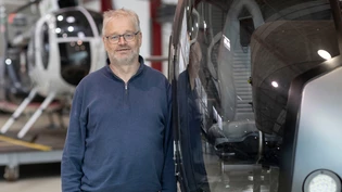 Die Linth Air Service AG in Mollis wartet auch Helikopter: In Martin Stuckis Leben dreht sich seit rund 40 Jahren sehr vieles um Hubschrauber.