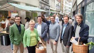 Wahlkampf geht in die heisse Phase: Simon Gredig, Sandra Maissen, Hans Martin Meuli, Hanspeter Hunger, Patrik Degiacomi und Johannes Meyer (von links) wollen in den Churer Stadtrat einziehen. 