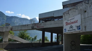 Die verlassene Raststätte steht an der Walenseeautobahn A3 in Fahrtrichtung Zürich. Die verlassene Raststätte steht an der Walenseeautobahn A3 in Fahrtrichtung Zürich.