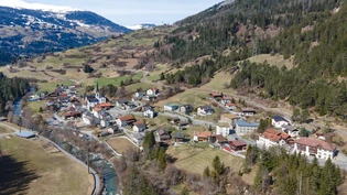 Gute Neuigkeiten: Das Dorf Surava dürfte demnächst nicht mehr Teil der Planungszone rund um den Brienzer Rutsch sein. Gute Neuigkeiten: Das Dorf Surava dürfte demnächst nicht mehr Teil der Planungszone rund um den Brienzer Rutsch sein.