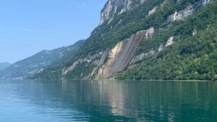 Panels statt Steinwand: Am Walensee sollen rund 22’000 Solarpanels installiert werden. 