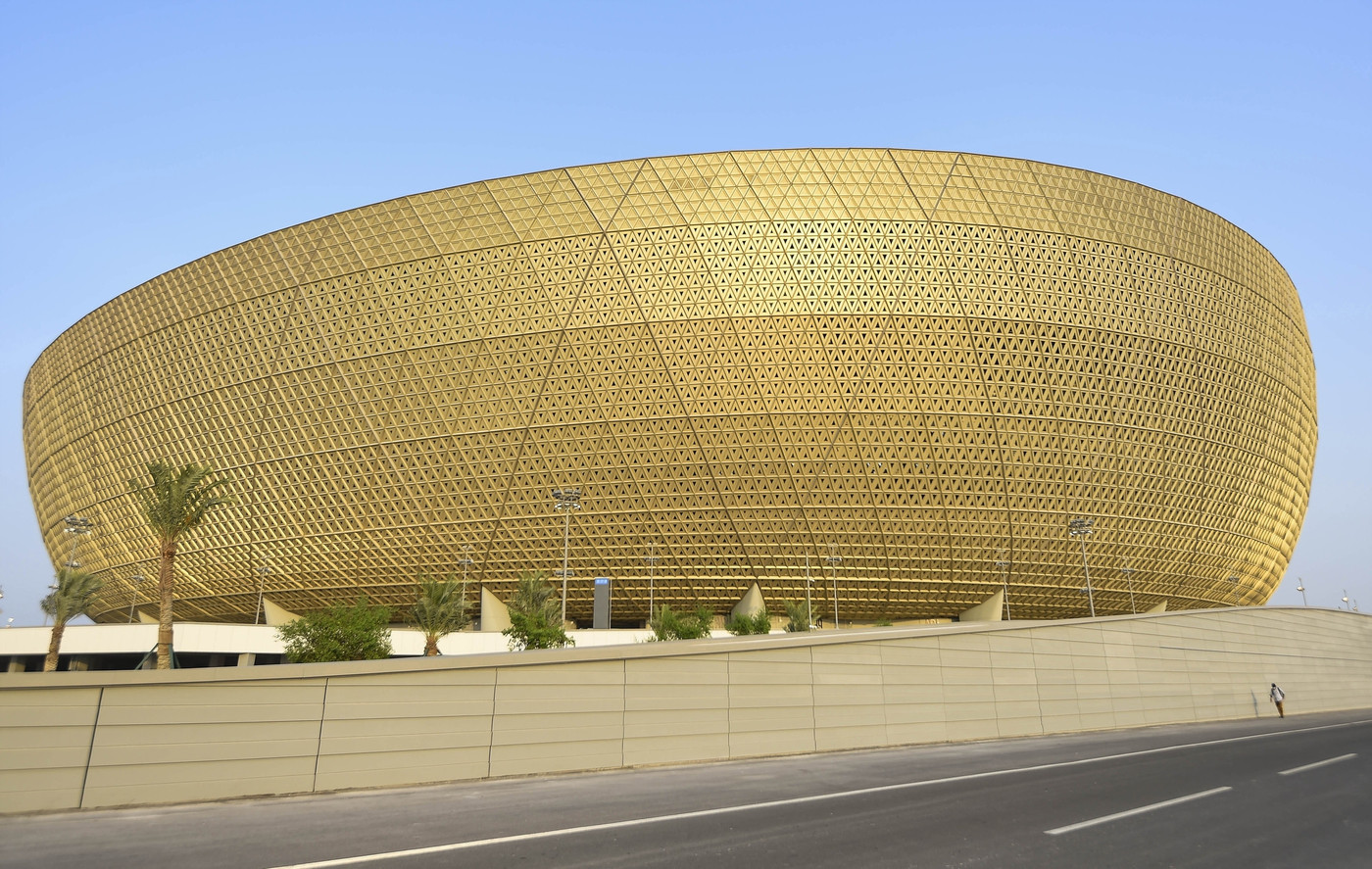 Das Lusail-Iconic-Stadion in Lusail wurde 2021 eröffnet und fasst 80’000 Zuschauer. Hier findet am 18. Dezember das WM-Final statt.