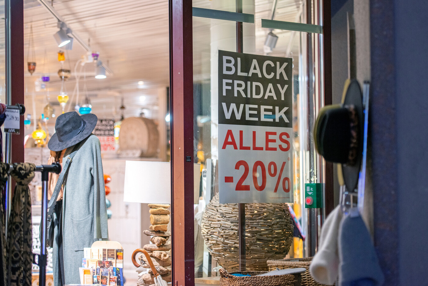 Beliebter Trick: Viele Geschäfte heben die Preise über einen längeren Zeitraum an, um sie an Black Friday zu senken.