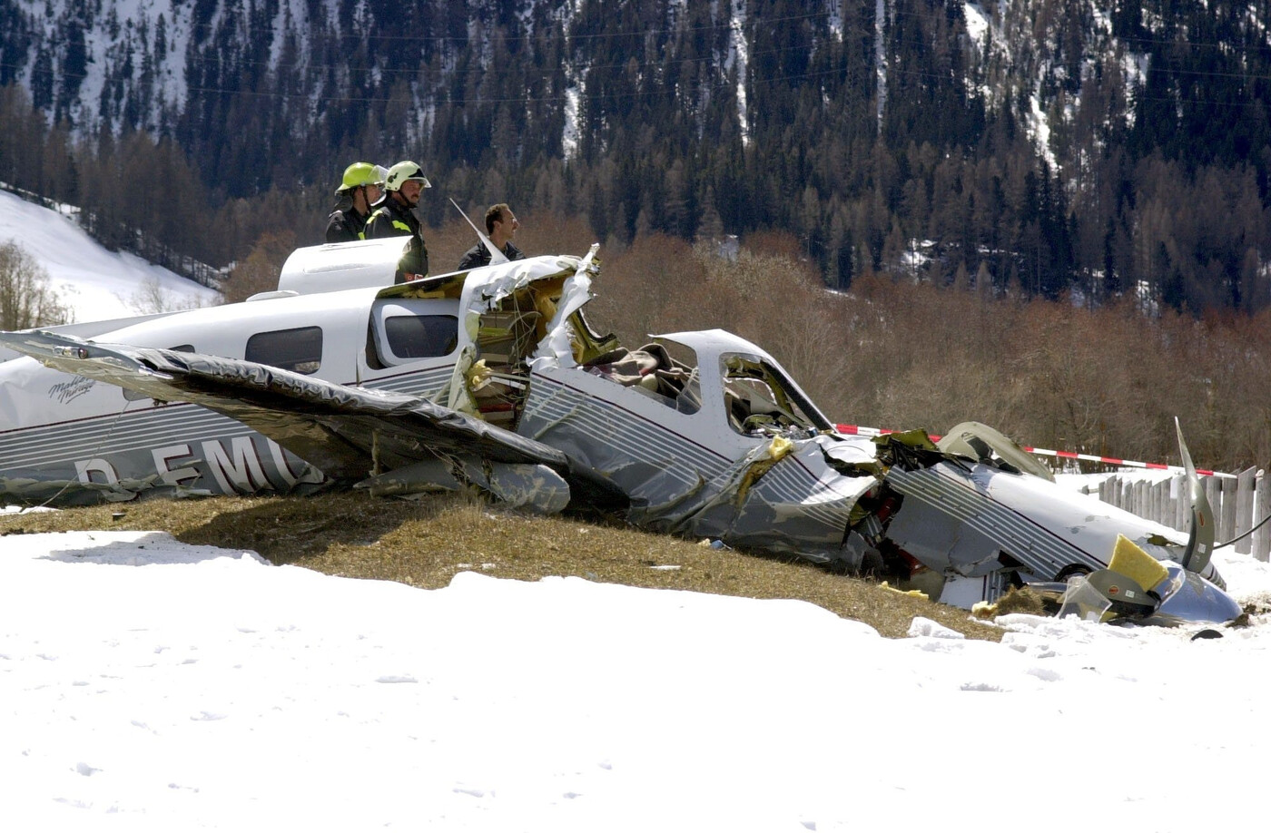 Beim Landeanflug auf Samedan: Ein aus Deutschland kommendes Flugzeug stürzte zwischen Madulain und Zuoz ab. Dabei kamen fünf Personen ums Leben.